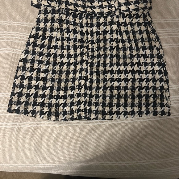 Zara Black and White Houndstooth Mini Skirt - Picture 3 of 4